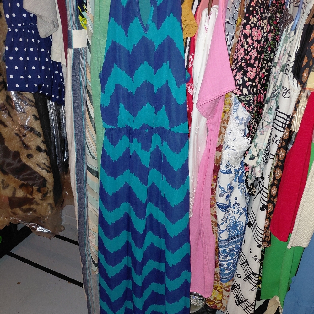 Chevron Patterned Maxi Dress - Picture 3 of 3